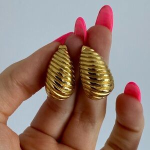 Gold Croissant Twist Earrings
